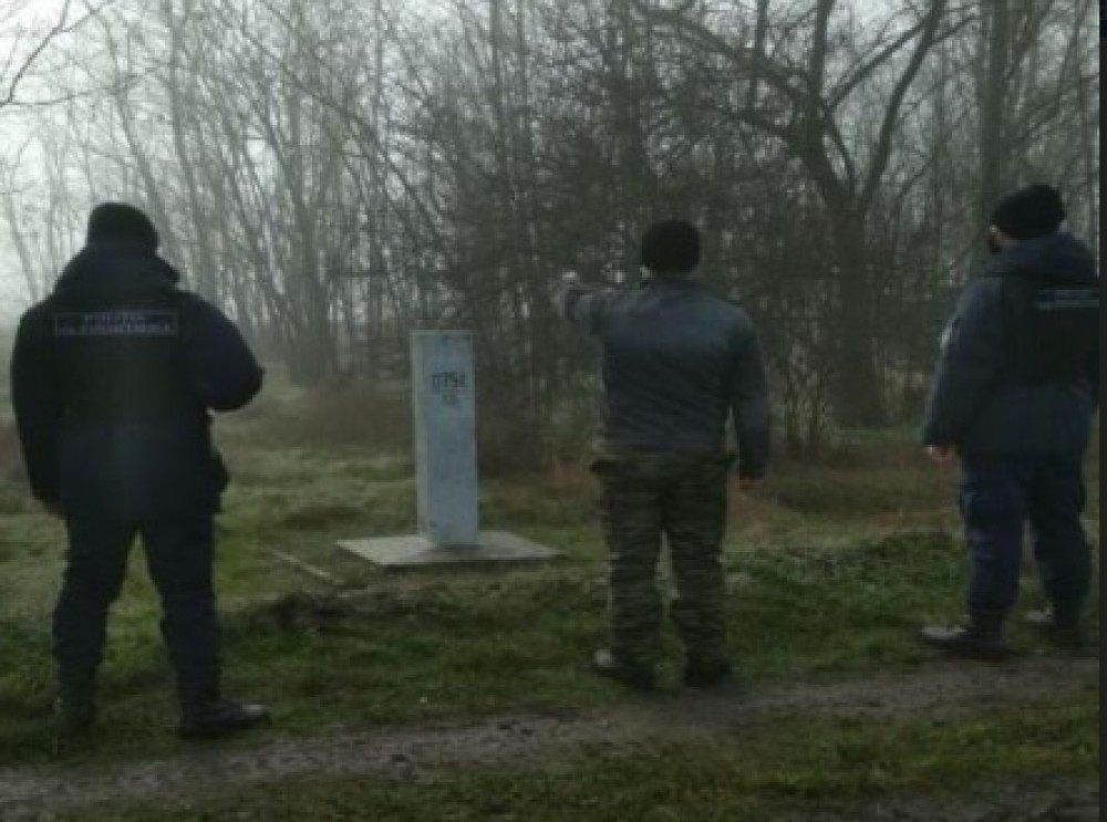 A mizat că polițiștii de frontieră vor sărbători revelionul și a încercat să traverseze ilegal frontiera